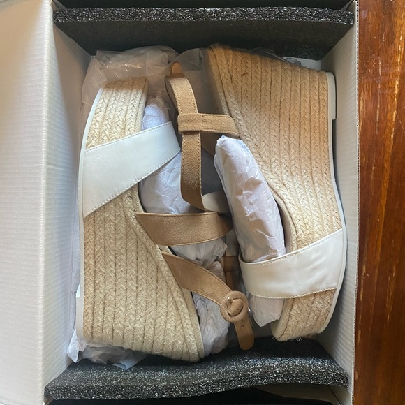 Pelle Moda Ridley Wedge - Picture 3 of 10